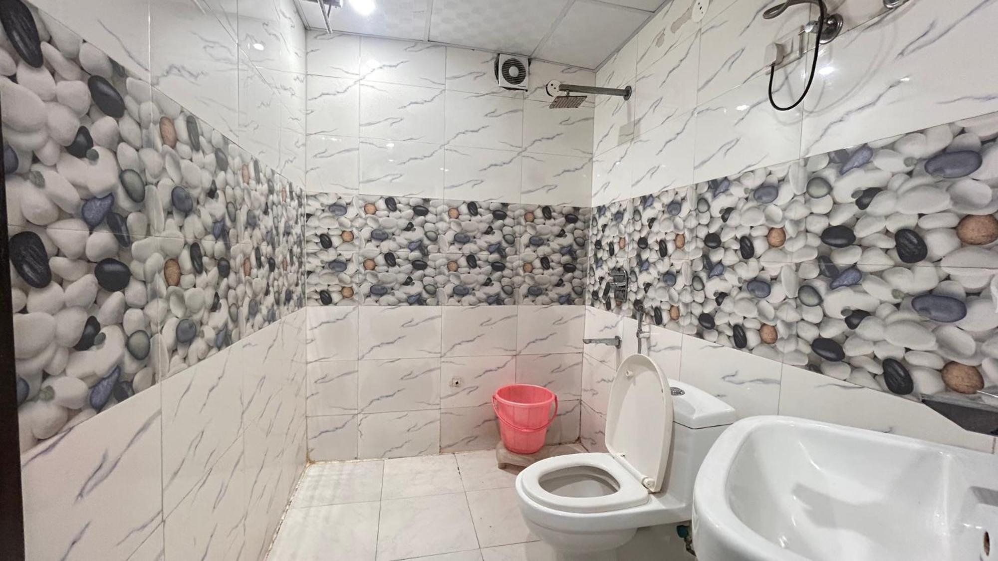 Hotel Platinum With Free Pickup-Delhi Airport Yeni Delhi Dış mekan fotoğraf