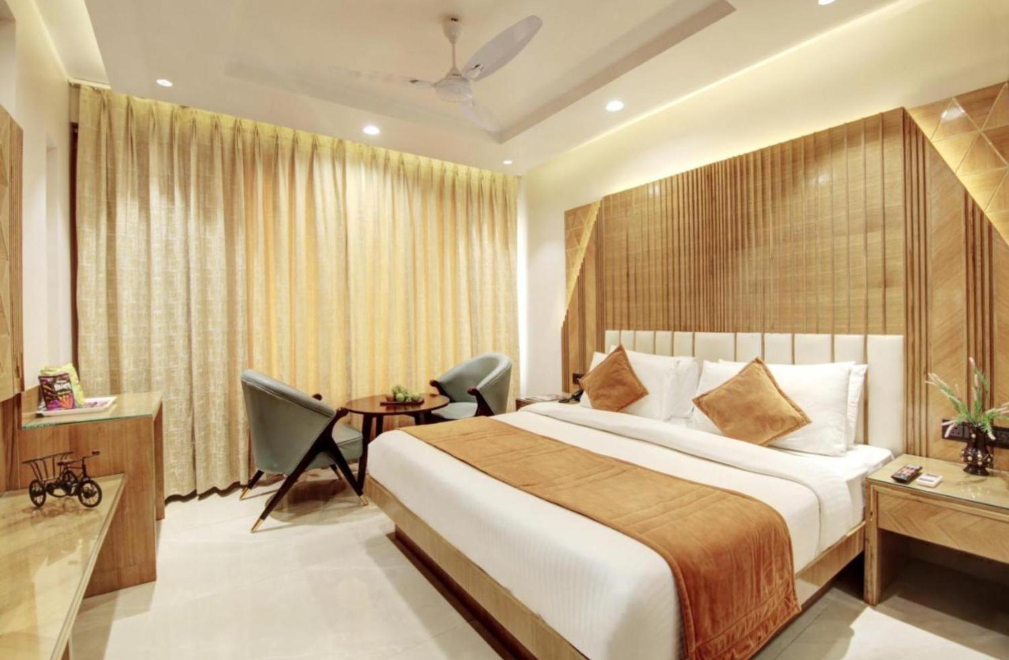 Hotel Platinum With Free Pickup-Delhi Airport Yeni Delhi Dış mekan fotoğraf