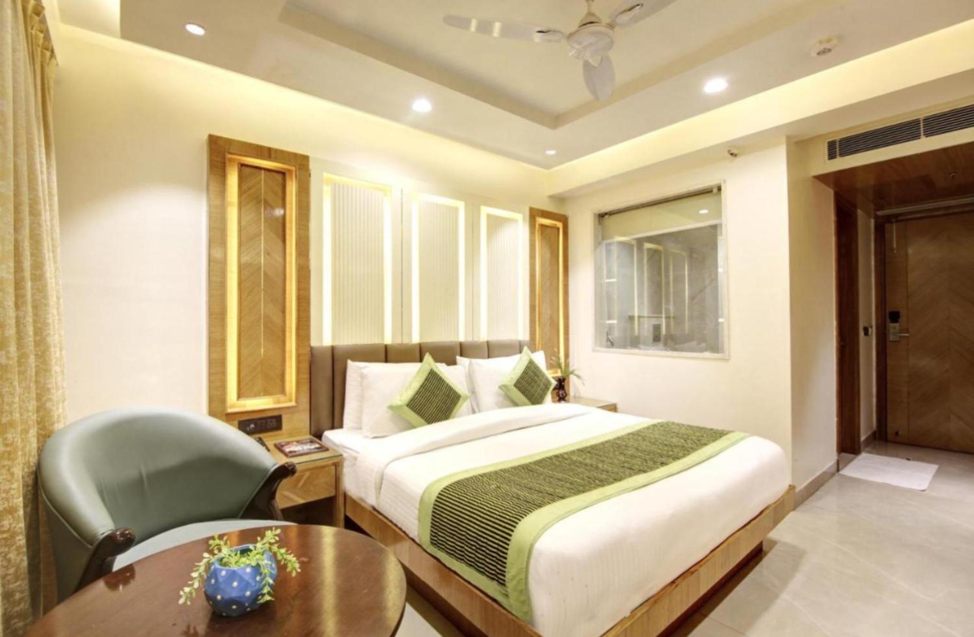 Hotel Platinum With Free Pickup-Delhi Airport Yeni Delhi Dış mekan fotoğraf