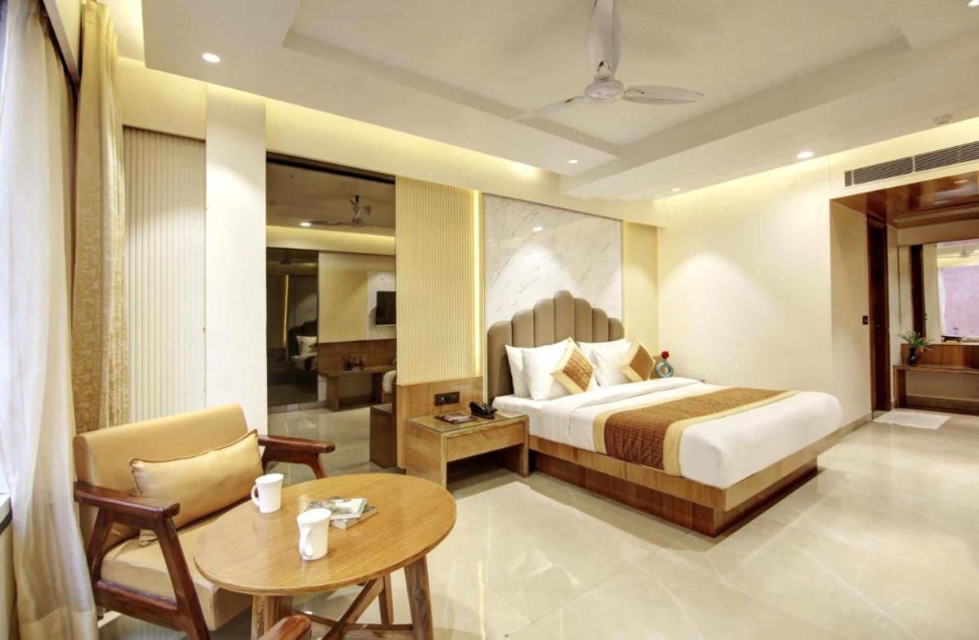 Hotel Platinum With Free Pickup-Delhi Airport Yeni Delhi Dış mekan fotoğraf