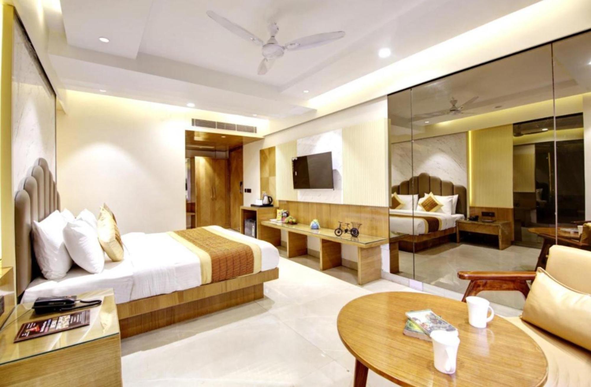 Hotel Platinum With Free Pickup-Delhi Airport Yeni Delhi Dış mekan fotoğraf